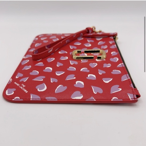 Marc Jacobs Snap Shot Heart Print Wristlet NWOT - Picture 2 of 9